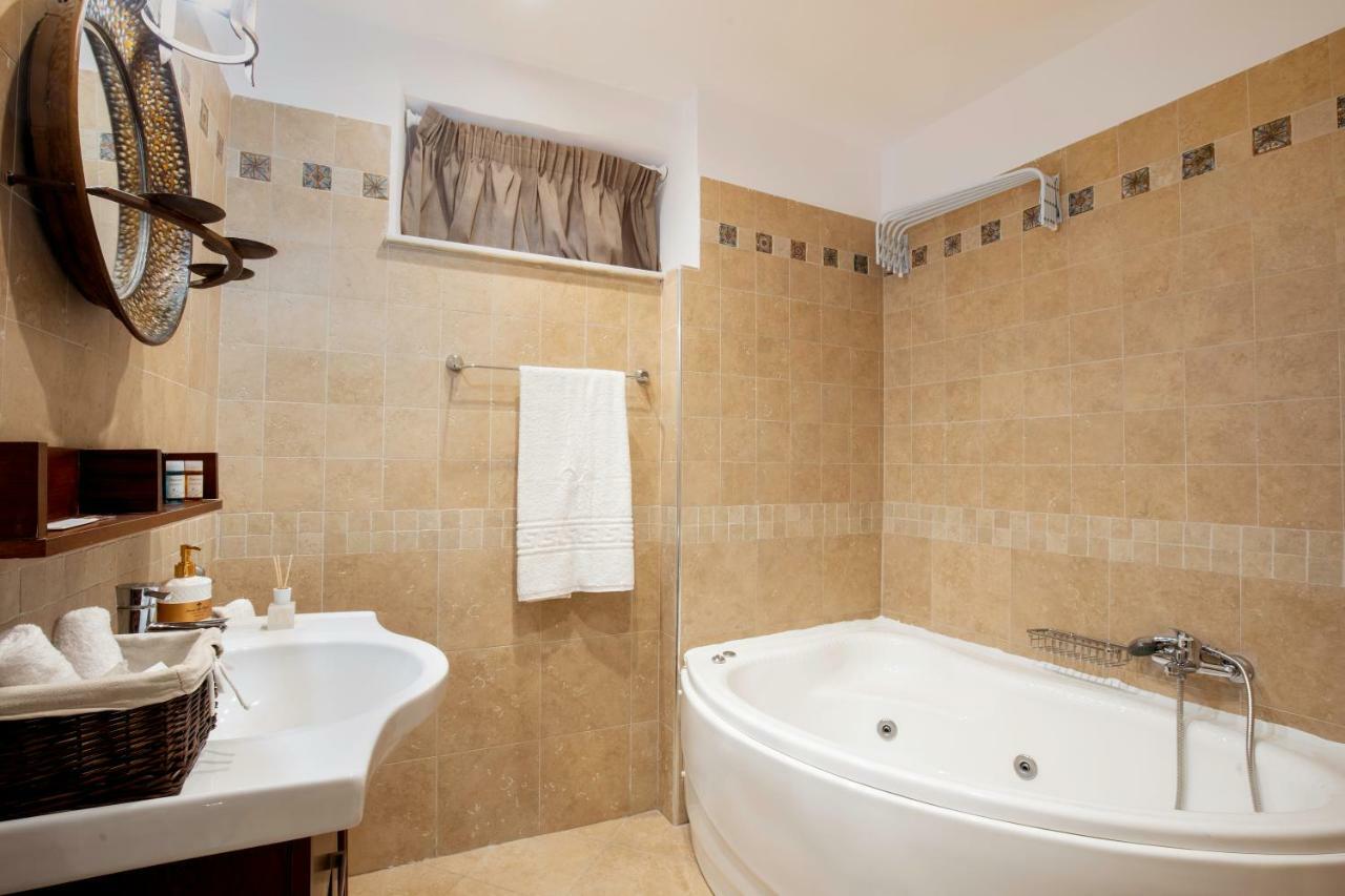 A33 Rhodes Old Town House *